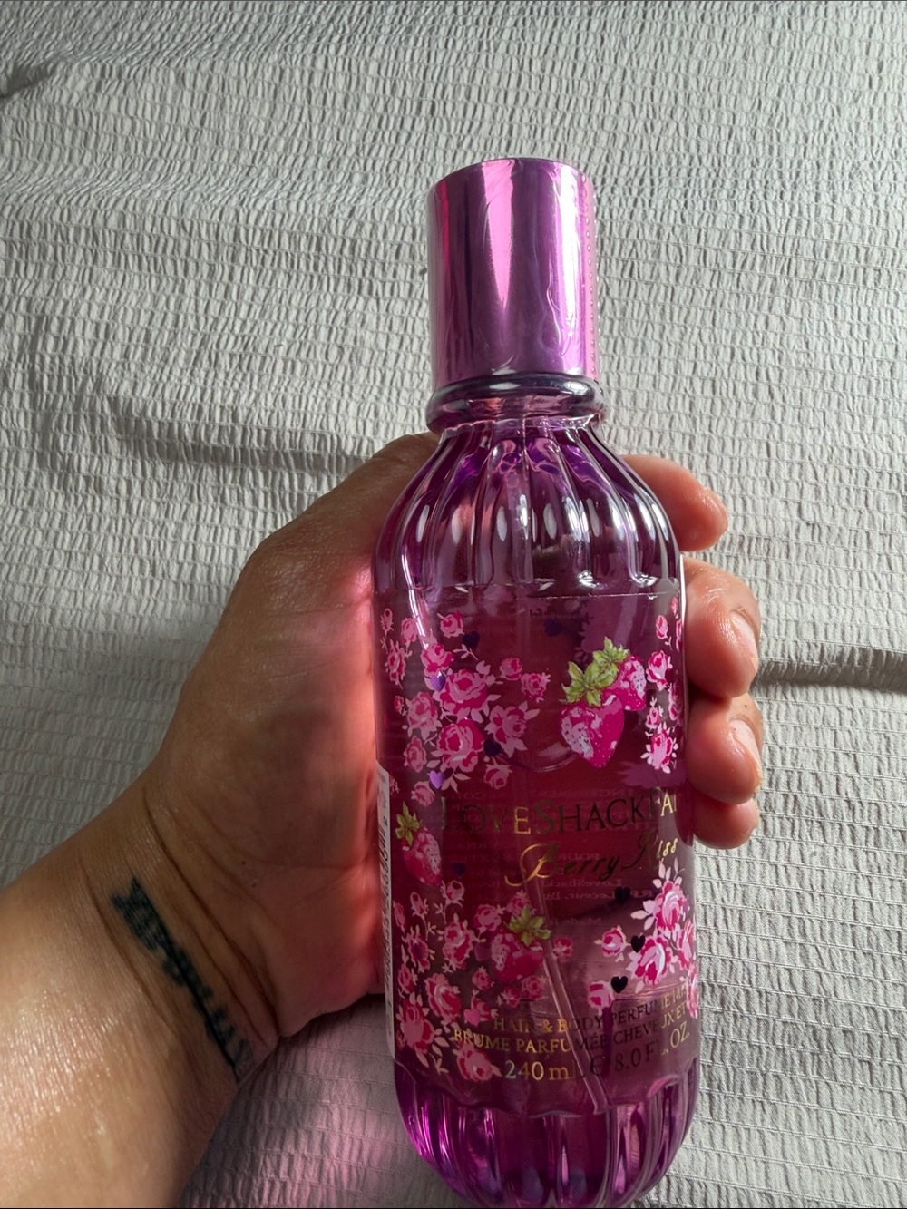 LoveShackFancy Pink Floral Strawberry Body Mist - Picture 1 of 2